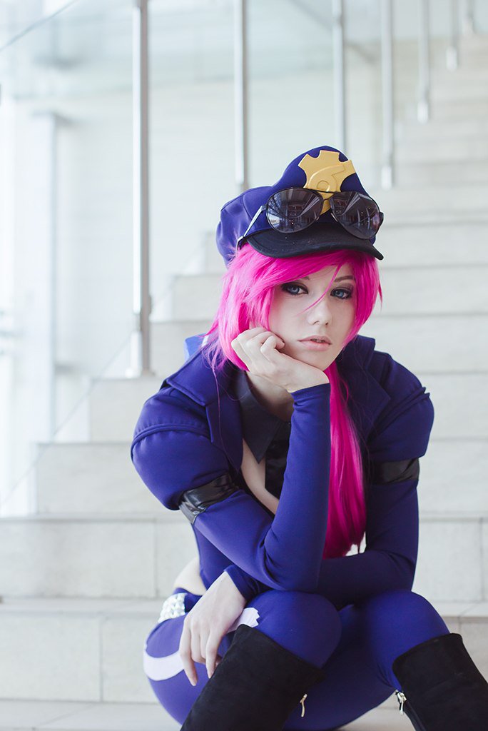 hoteshi's tweet photo. "I let my hands do the talking."
#vi #LeagueOfLegends #RIOT #cosplay #game
Vi from the @LeagueOfLegends 💗 https://t.co/zMmWgzNy46