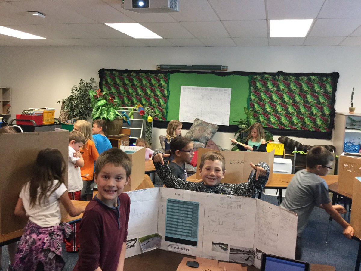 kelly_bonebrake's tweet photo. STEM Showcase! @ClardyElemNKC #nkcstem #mathematicsmindpowerandmudpits https://t.co/rpg6PLscDL