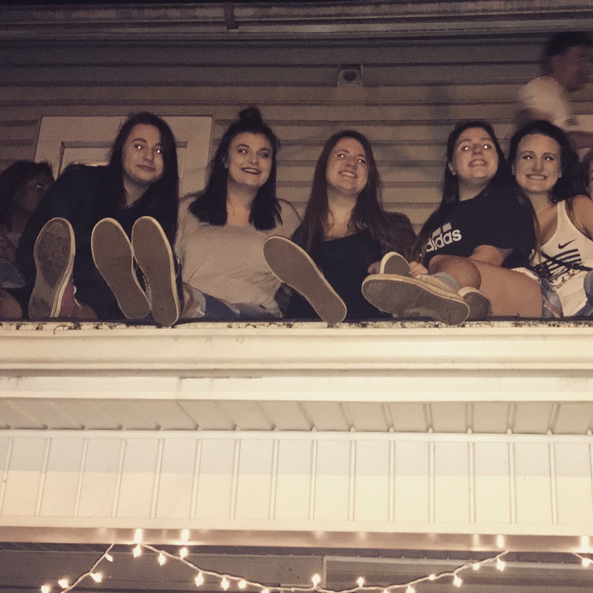 BabyGotMak98's tweet photo. #MissingAthens https://t.co/fCdT6egnk8