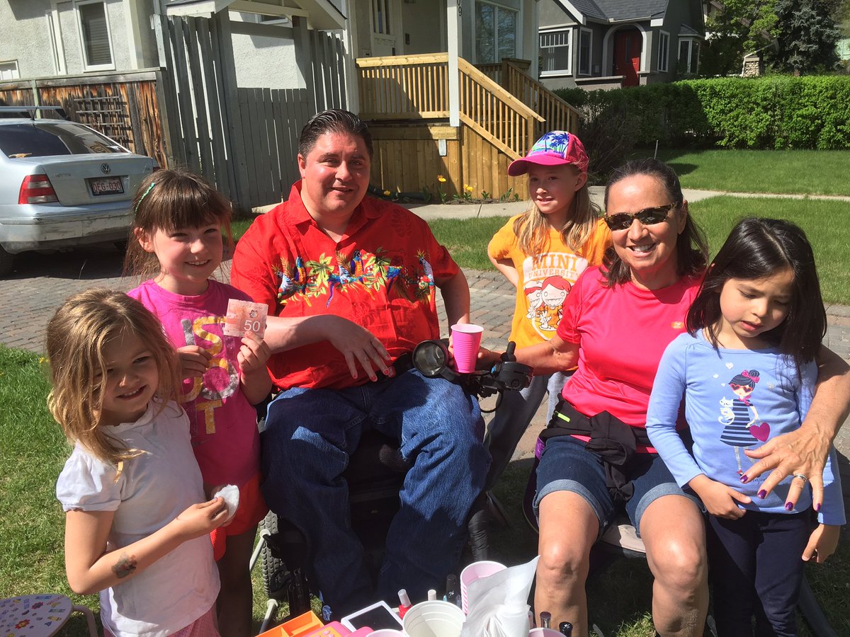 kenthehr's tweet photo. Just had lemonade with my mom &amp; nails done. 

These awesome kids were painting nails, selling lemonade for charity. #yyc #VictoriaDay https://t.co/4resmKnGxO