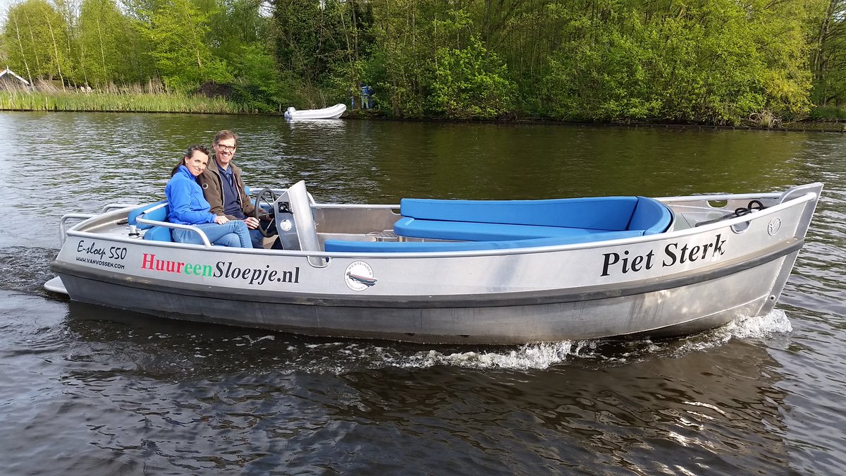 Ook 's avonds zijn onze #huursloepjes fluisterstil. Wat maakt die natuur een herrie! #aalsmeer <a href="/LakeAmsterdam/">LakeAmsterdamTours</a>