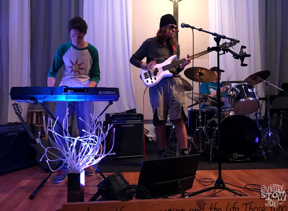 ClayFighter420's tweet photo. playing some red-hot sex music at @thetrunkspace #thelordshouse #betterthanrush https://t.co/3NEuu7Pdf3