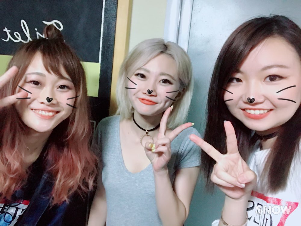 moeka_213's tweet photo. 新宿 MUSIA
ALIVE2回目のライブでした 👏👏

主催の真平さんHyonnさんダチトクさん 照明音響の方  
共演者の方々 ありがとうございました 🙏！！

ダチトクさんMC卒業されるのは寂しいですが応援してます！！ https://t.co/JTYgPPFGi7