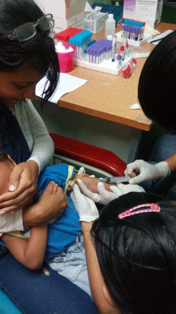 LuisLopezPSUV's tweet photo. EN #ARAGUA | Exámenes preoperatorios para iniciar PLAN QUIRÚRGICO lanzado por el presidente @NicolasMaduro https://t.co/hZzYyi8cju