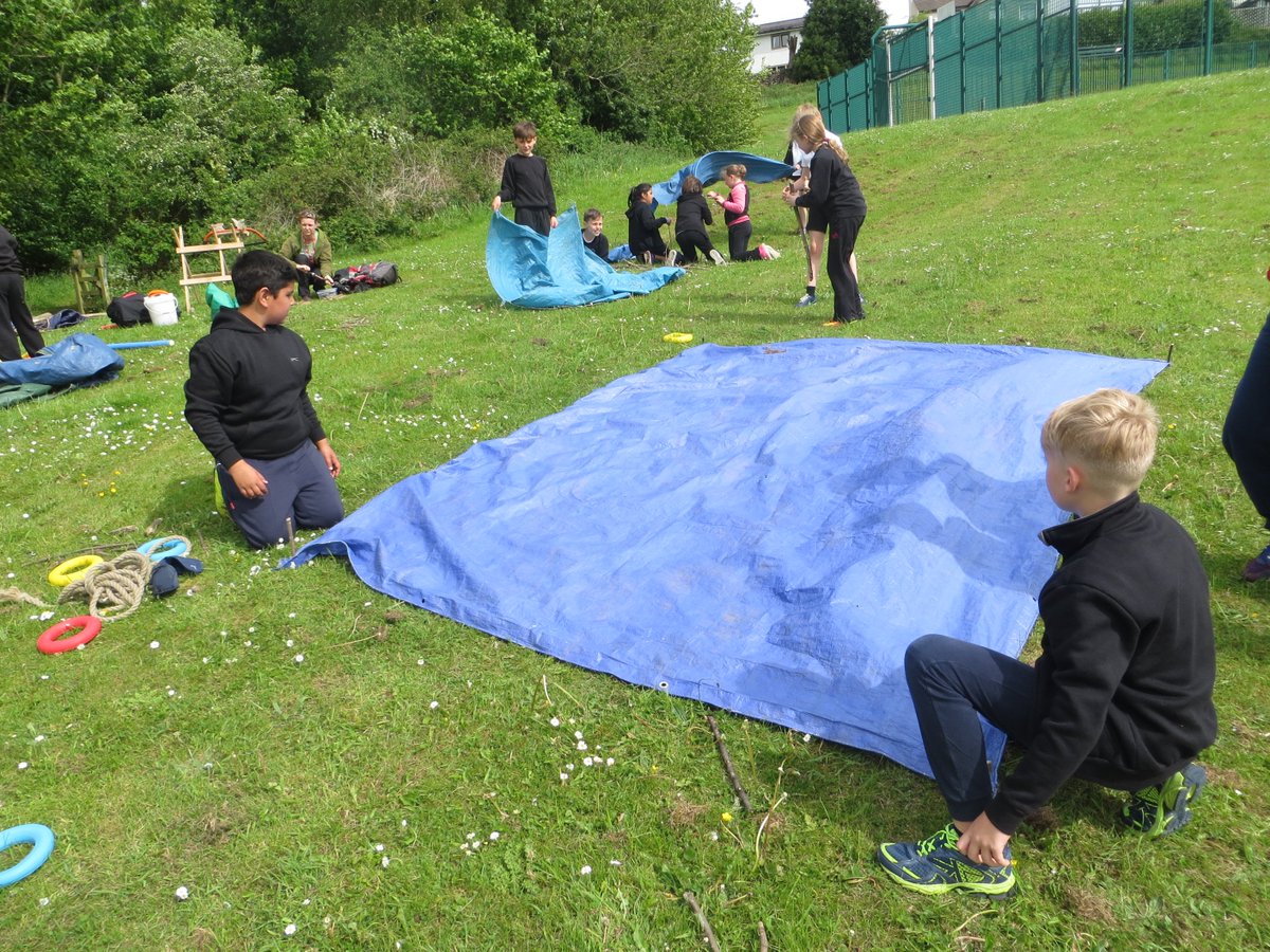 EastMortonCEP's tweet photo. Year 5 have been developing their teambuilding skills with @getoutmorecic in our environmental garden! What a start to #tourdehealth week! https://t.co/bMpCF5xEN5