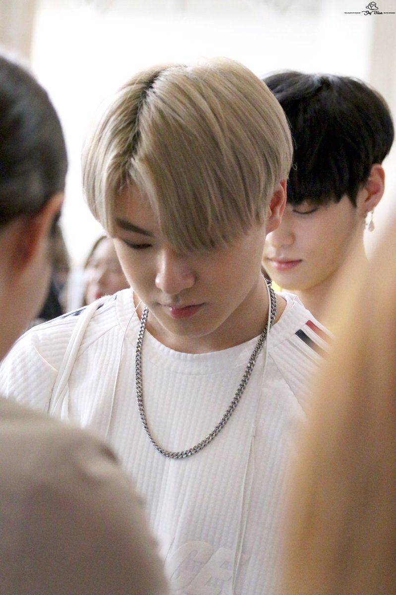970925HaNSe's tweet photo. [HQ]170502 김포공항 출발
#빅톤 #VICTON #ビクトン 
#한세 #도한세 #ハンセ
#DoHanSe #HanSe
너 오늘도 힘들었지
잠깐 숨만 고르고
굿밤^^^^^^^🌙 https://t.co/aZICYEfQ1n