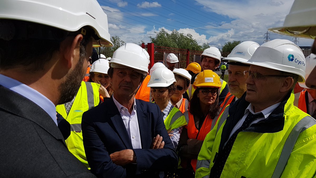 _Energie_Plus's tweet photo. signe positif pour la filière #biogaz : visite de @N_Hulot et @EPhilippePM sur le projet #bioGNVal avec @Cryo_Pur : https://t.co/n1x4SoS2HQ https://t.co/Aj9H7L71Kc
