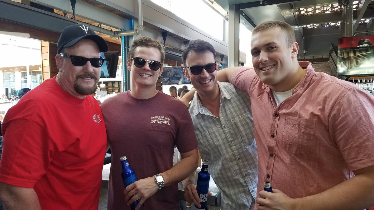 pgklei's tweet photo. The Klei boys #goodlookingcrew https://t.co/JCbmggqvvi
