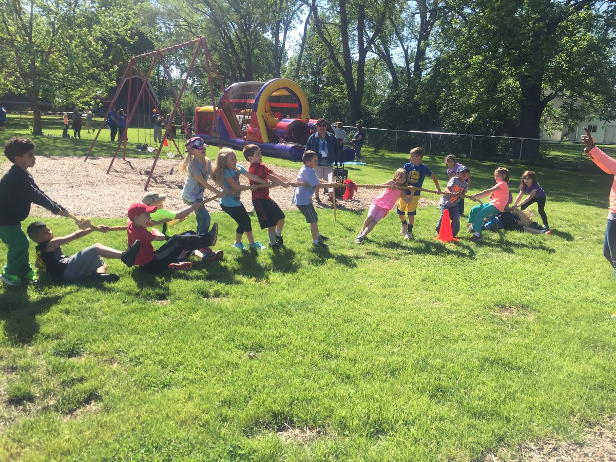 115bgs's tweet photo. #explorebgs field day is on!  Look what else arrived today #buddybench https://t.co/k0lFv45uQJ