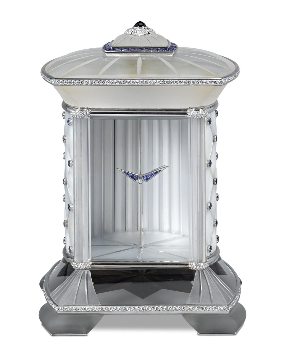 Blomly's tweet photo. It's worth $425,000 and was stolen from the Merchandise Mart. It's literally a "whodunnit" @cbschicago #niceclock https://t.co/PbrsJ6qRXE