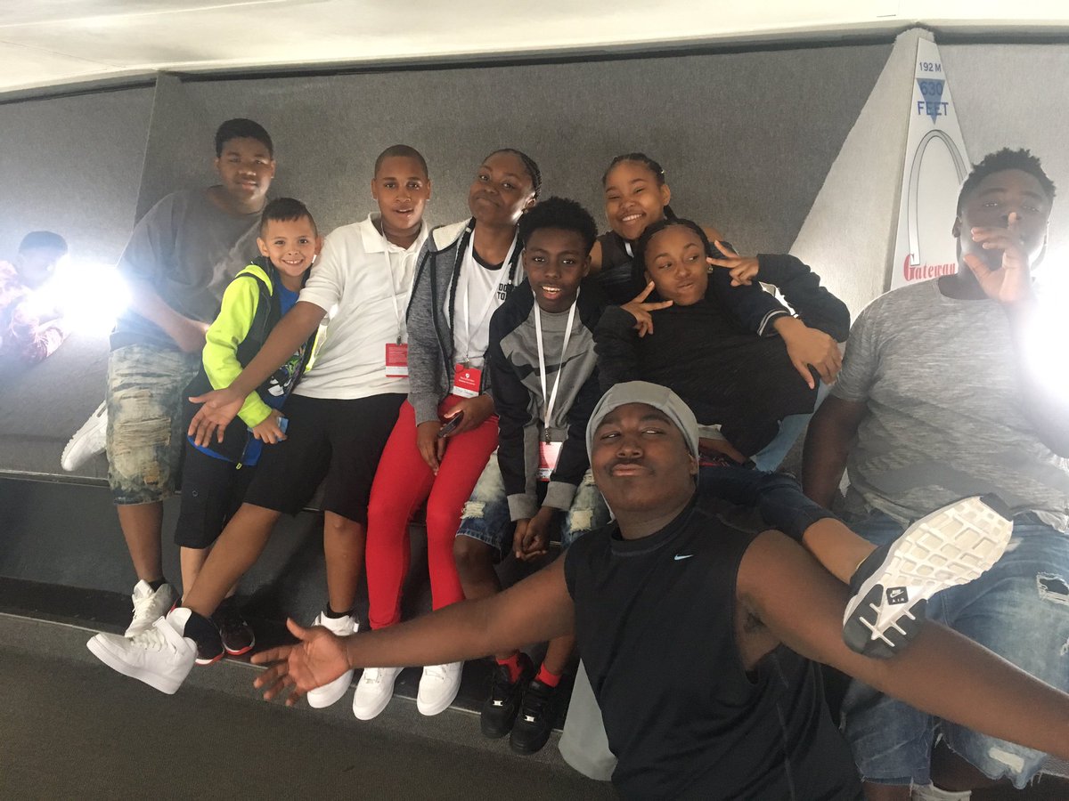 BeidlerBulls's tweet photo. Beidler's 8th grade class trip to St. Louis. https://t.co/V10TLaggBf