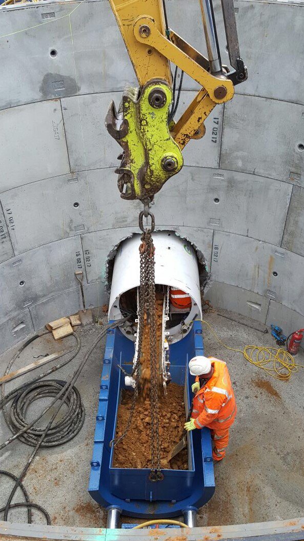 HBTunnelling's tweet photo. Off she goes - 1200mm diameter #pipejack using the EX1200 #tunnelling machine, undertaking 2 shots in #Maidstone https://t.co/Cm62LvFpXt