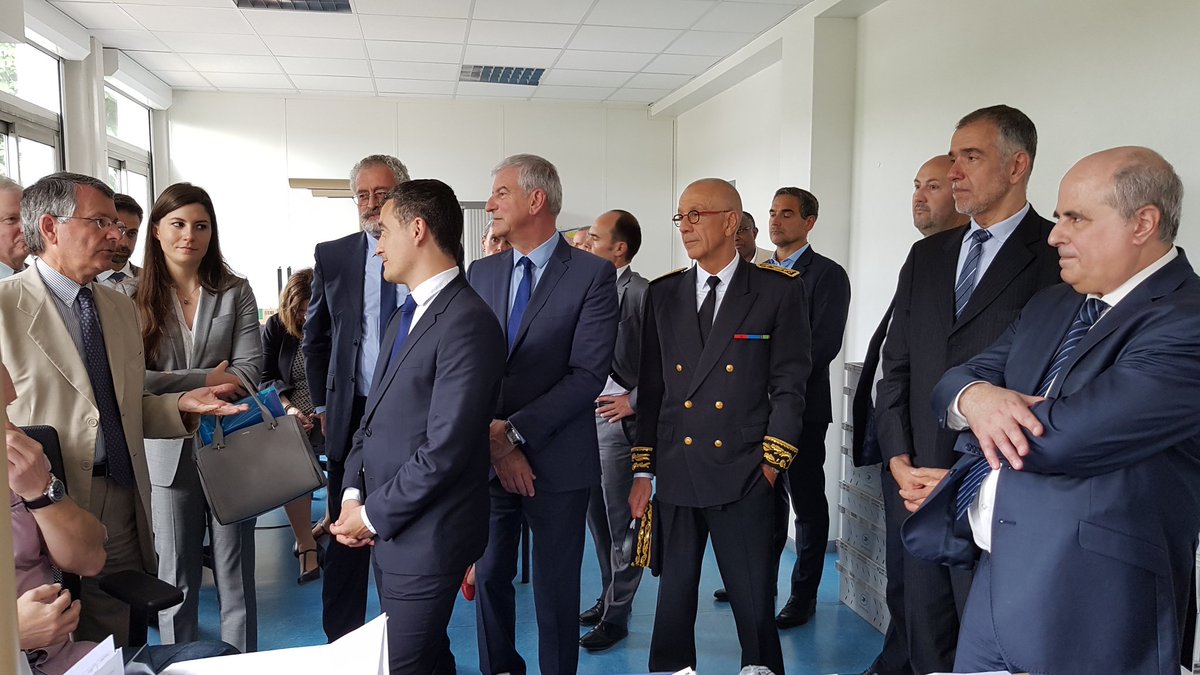 Prefet77's tweet photo. .@GDarmanin rend visite à ses agents avec @Prefet77 & #DDFIP77 #Teledeclarations et #contrôlefiscal pour le centre finances publiques Lagny https://t.co/QDlB5IW7m6