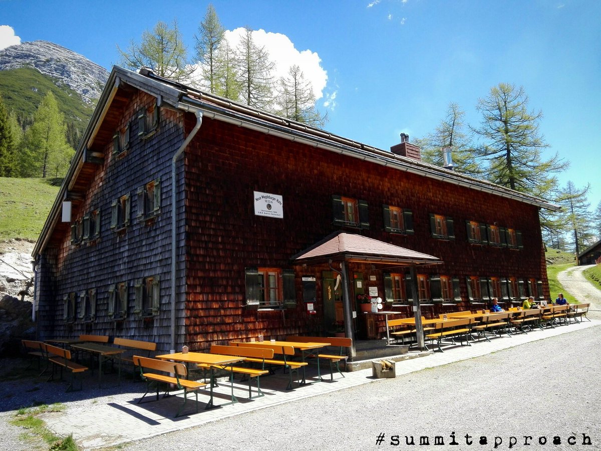 summitapproach's tweet photo. Mit einer gemütlichen #Wanderung zur Magdeburger Hütte in die neue Woche gestartet. #SummitApproach #wandern #berge #tirol #karwendel #jause https://t.co/VIYCCwf9tO