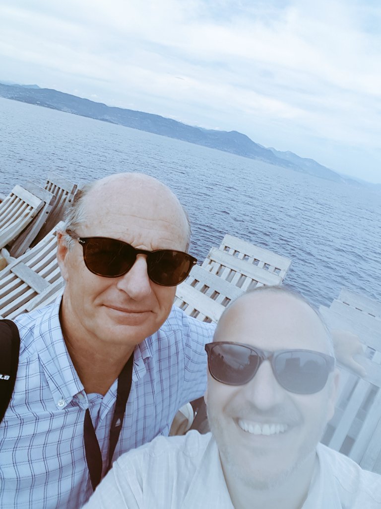 Fontaine_Ch's tweet photo. vue sur la maison d'@ericdebray #TroplaClasse #CheopsTech17 https://t.co/TBG6p5g2Qy