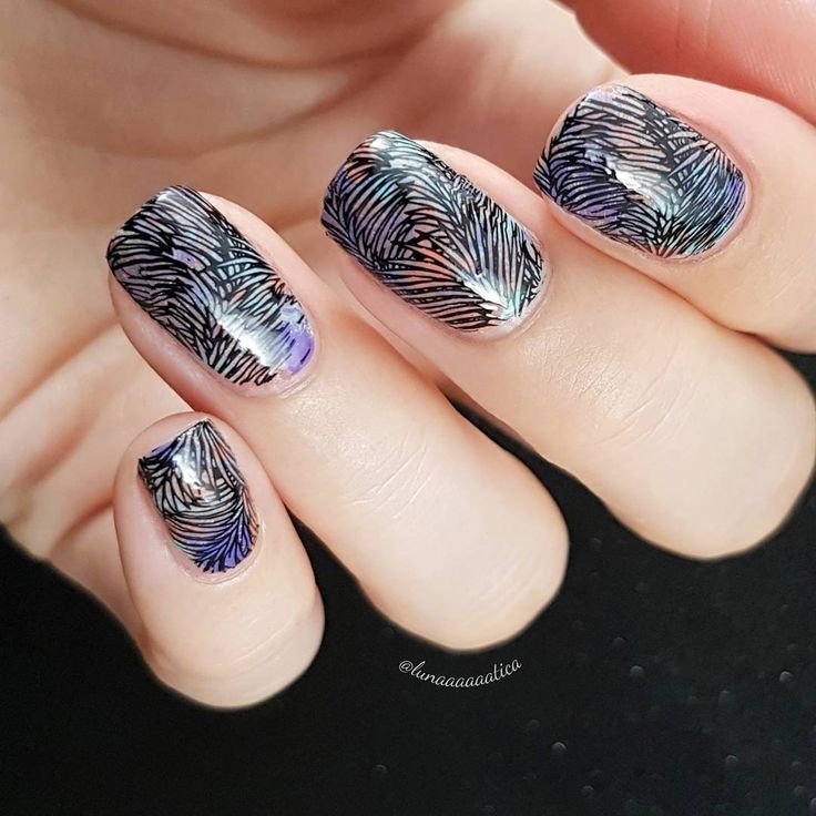 One word: FIERCE! Check out these nails by @lunaaaaaatica from Instagram! It looks divine!
http://www.messymansi...