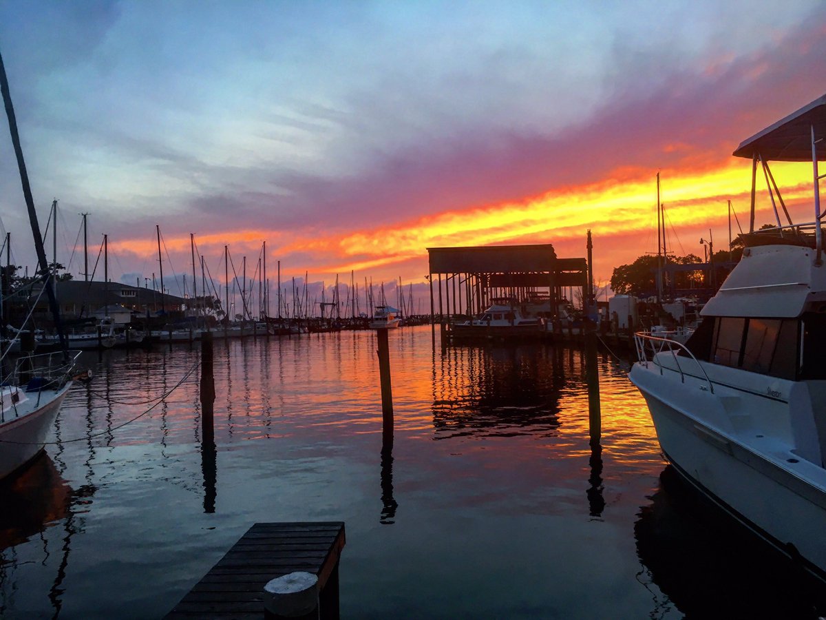 SunsetPointeFH's tweet image. We'd like to share our backyard with you! #southernsunsets #fairhope #mobilebay