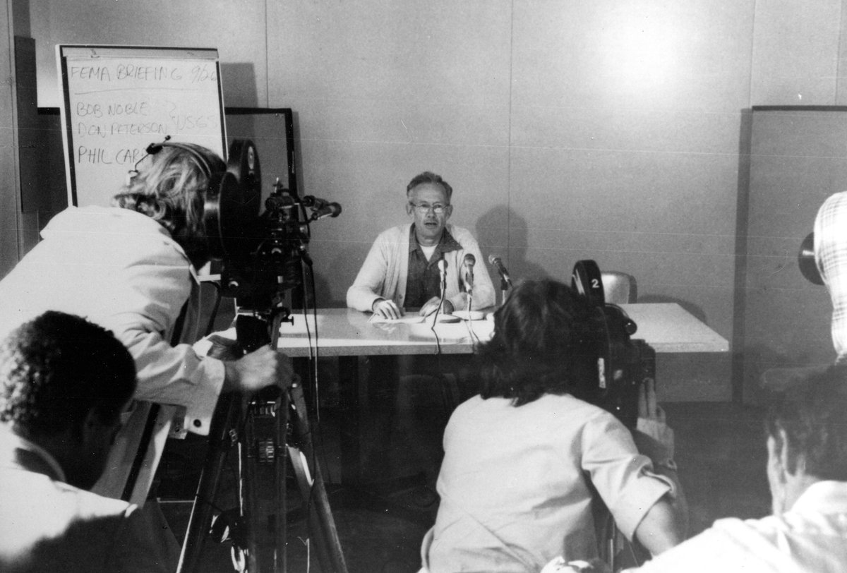 USGSVolcanoes's tweet image. Lessons learned from 1980 eruption: we need to research, monitor and communicate hazard information. bit.ly/2qOO733