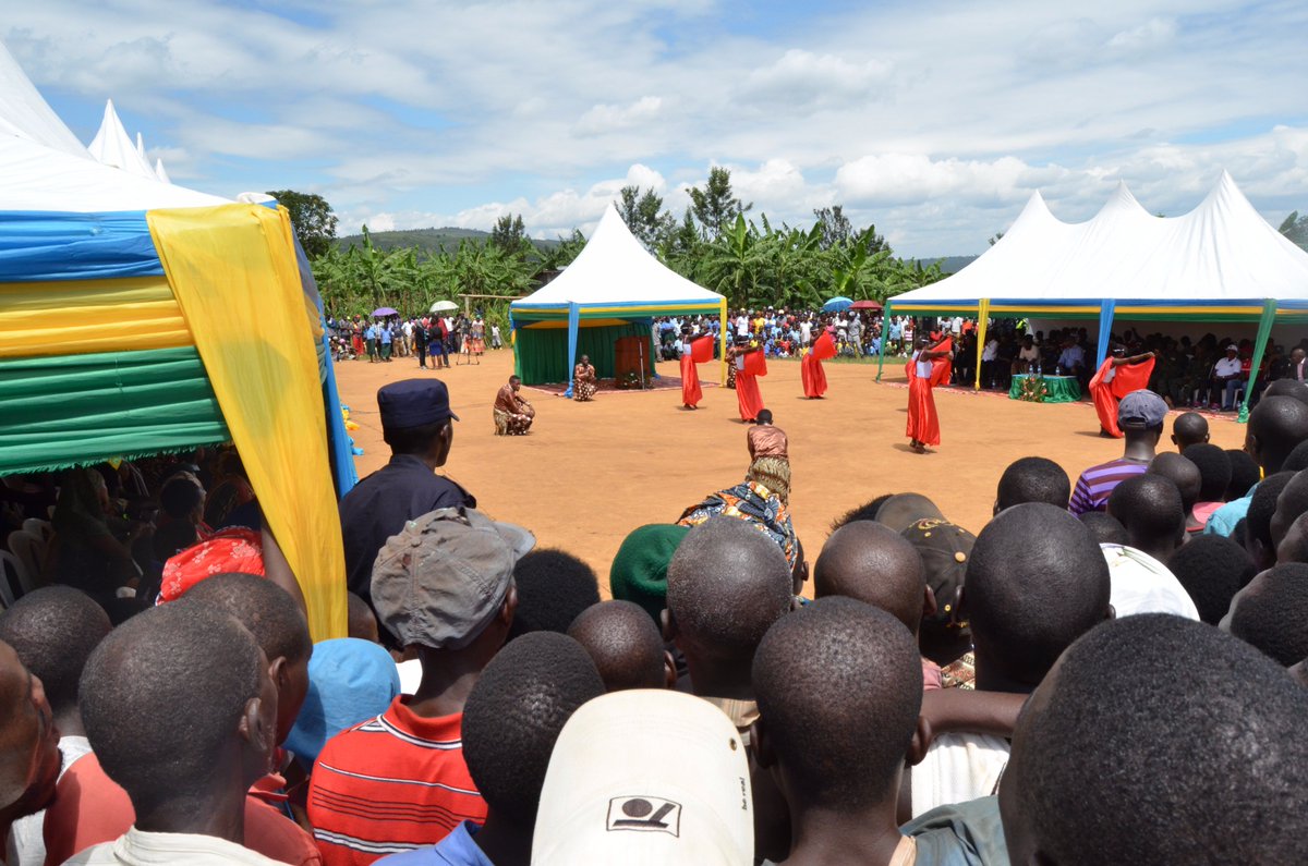 RwamaganaDistr's tweet photo. #PoliceWeek: Minisitiri Musoni James yasabye abaturage gukomeza ubufatanye na @Rwandapolice mu kubungabunga umutekano @RwandaMoD @RwandaEast https://t.co/Yln8aZlZOs