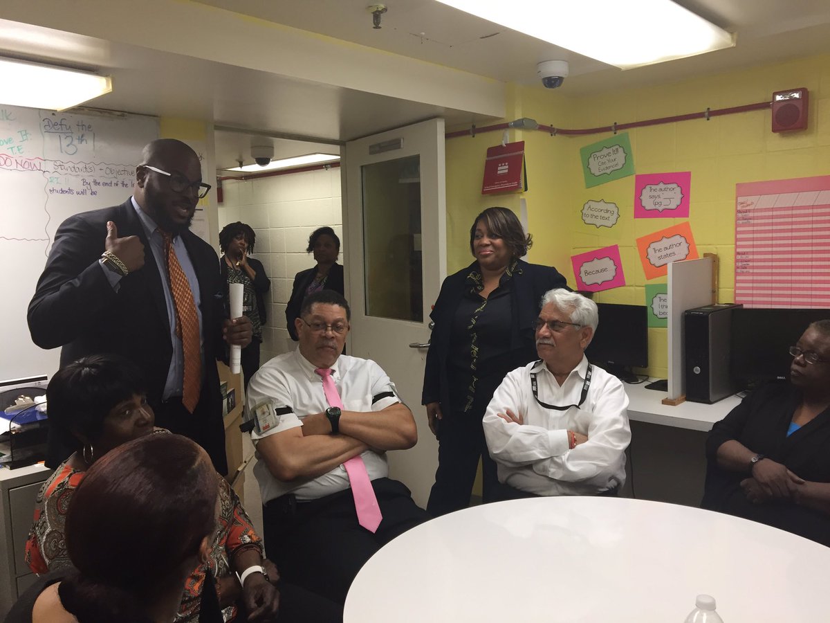 DCCorrections's tweet image. @dcpublicschools educators having a round table with @dcpschancellor about their experience teaching juvenile inmates in the IYP Unit.