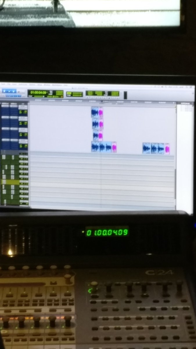 AgenceLRG's tweet photo. #teasing #5 ....Cette fois ci, en plein #Mixage Voix/PostProd de notre prochain #Film #Pub #TV #Billboard.. cc #POMZED @emgrancher https://t.co/CkcrEJacSg