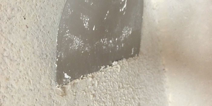 homespothq's tweet photo. Remove popcorn ceiling quickly! https://t.co/KvU9DWxjH2 https://t.co/i5dQbBoXlZ