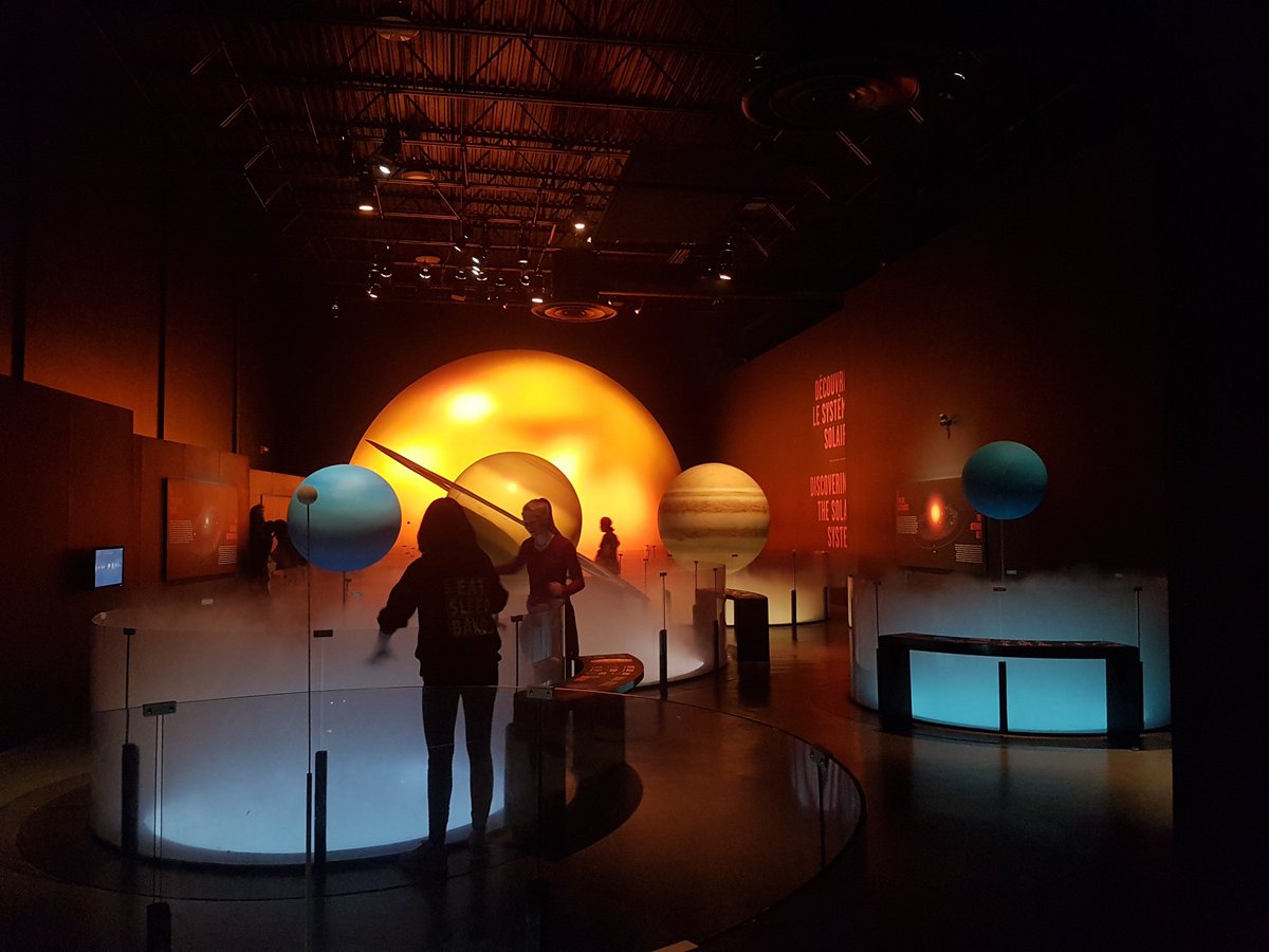 MidsunFrenchies's tweet photo. Science teacher joke:
Uranus is a jovian planet - it's large, cold, and...gassy hahahah https://t.co/7uXbPcHksI