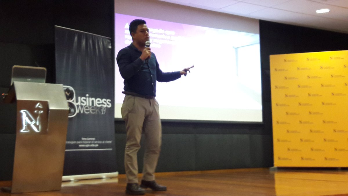 sther_terrones's tweet photo. El 93% hace uso del smarphone todos los días con @Alaniamarketing "Atención al cliente en medios digitales". https://t.co/HE1sGajy3B