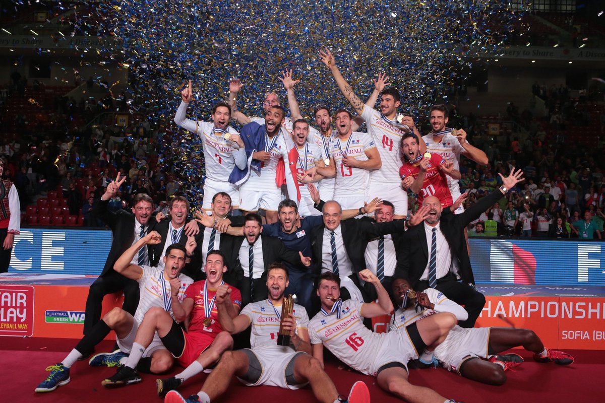lequipedusoir's tweet photo. RT &amp; FOLLOW @lequipedusoir pour remporter 2 places VIP pour la rencontre de volley France - Islande, à Lyon, mercredi ! 🎁🏆😇🏐🇫🇷 #EDS https://t.co/fxqx7dlPZH