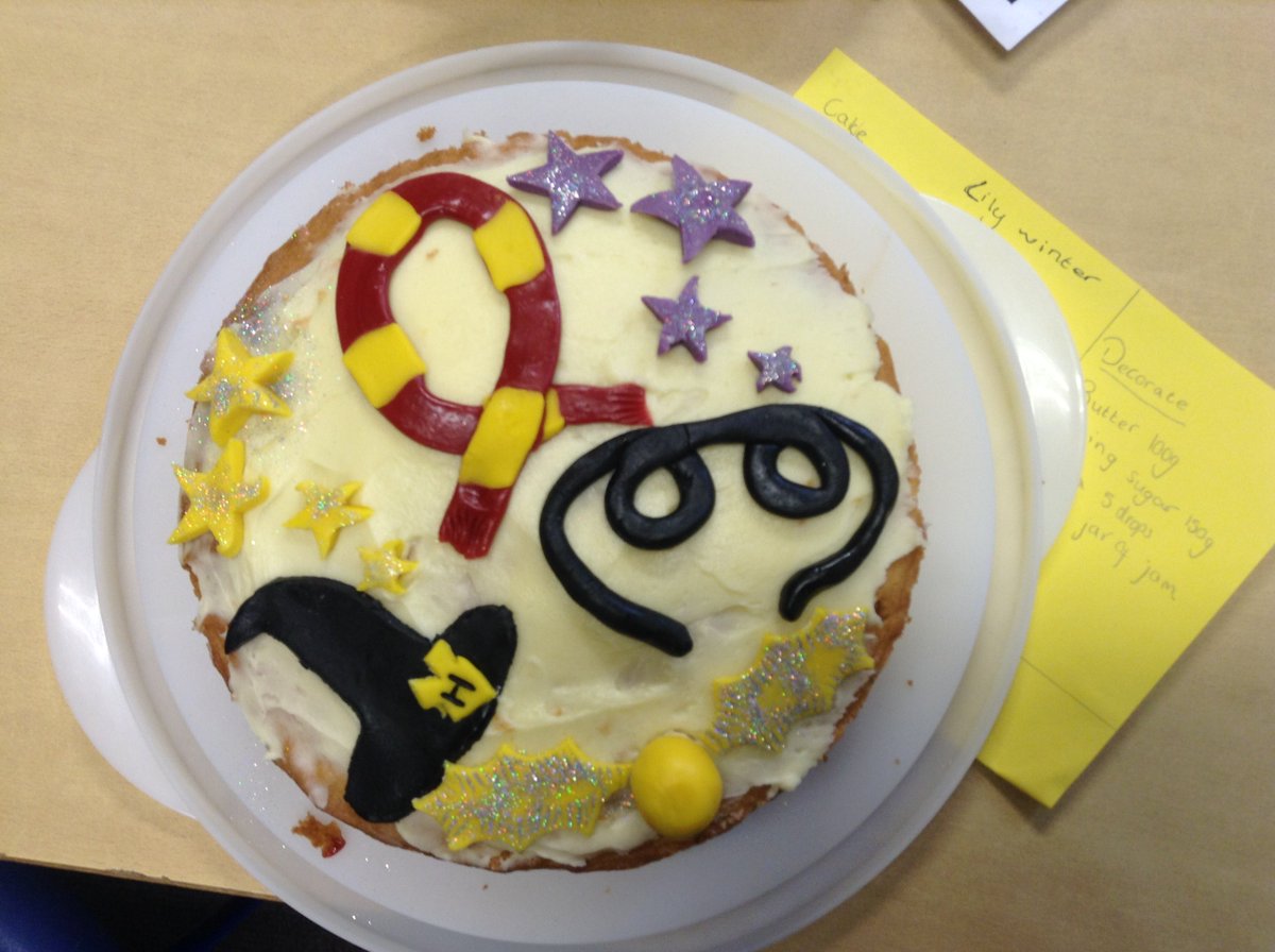 trefnantysgol's tweet photo. We were blown away on our broomsticks by the entries for the #HPCakeOff today. @cyfoeth_enrich https://t.co/unAvagq6Zz