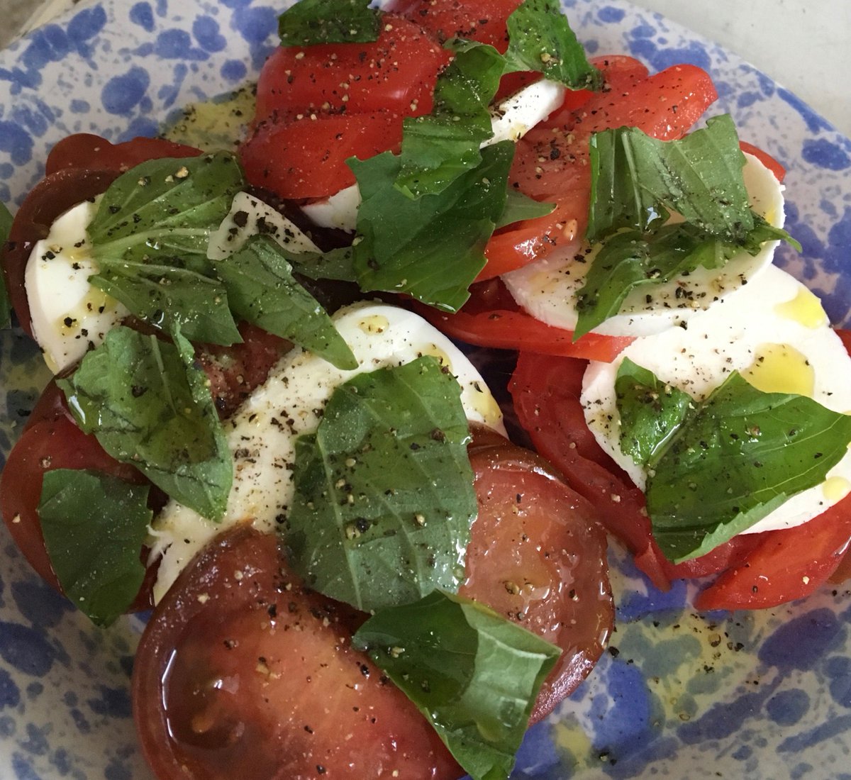 MarketatRF's tweet photo. Summer is near...
Would you serve this fresh caprese with grilled #fish or #meat? #tomato https://t.co/RDU3sMyN36