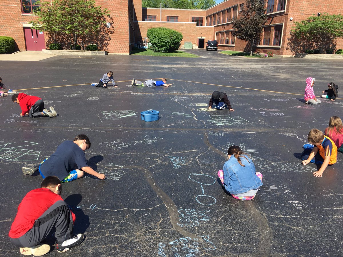 ForestRoad_2nd's tweet photo. ABC Countdown! Outside Math Day for letter "O". Second graders making arrays with sidewalk chalk. #ForestRoadSchool https://t.co/osOAEcIMJ9