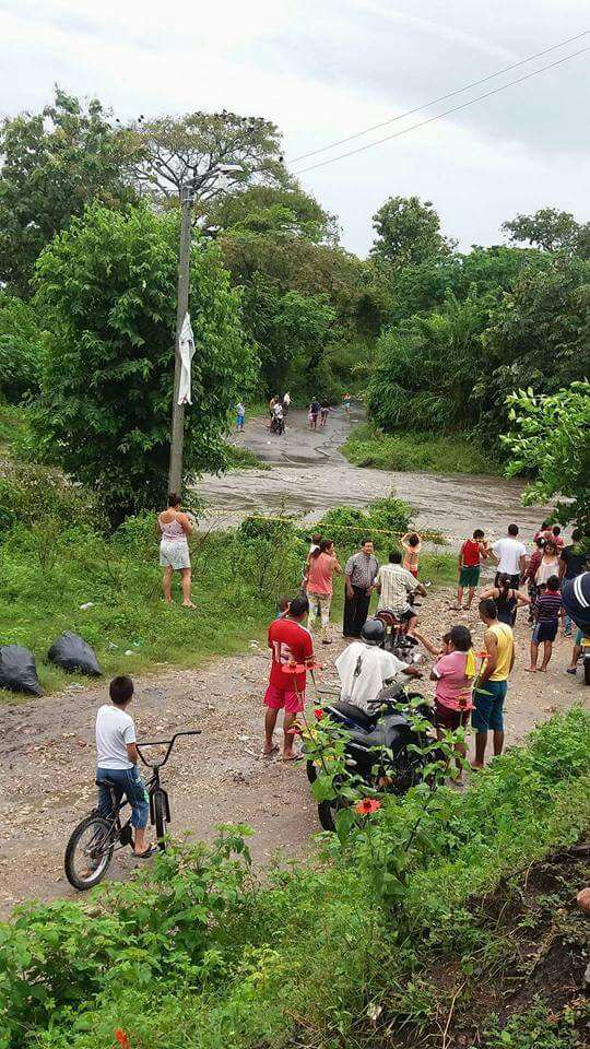 vozdeltolima's tweet photo. En  #Espinal  se presentan #Emergencias  por intenso aguacero @SAGER_TOLIMA y comite local evalúan afectaciones. https://t.co/LpkmddOdqs