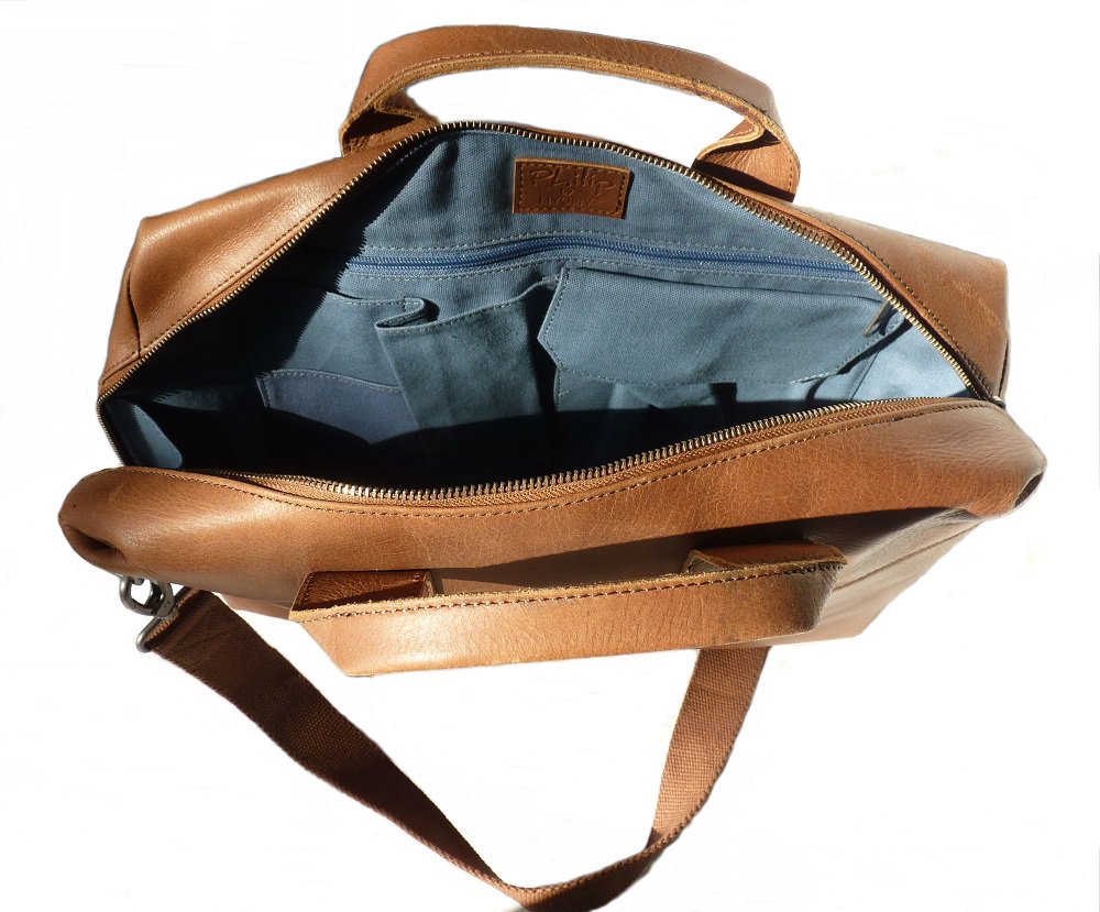 Jeanetfairchain's tweet photo. Voor #vaderdag hebben we nu #fairtrade #businessbag #Myomy extra scherp geprijsd https://t.co/qxRmJKP8Kk #handgemaakt #buffelleer #fairtrade https://t.co/rwYsx8P87w