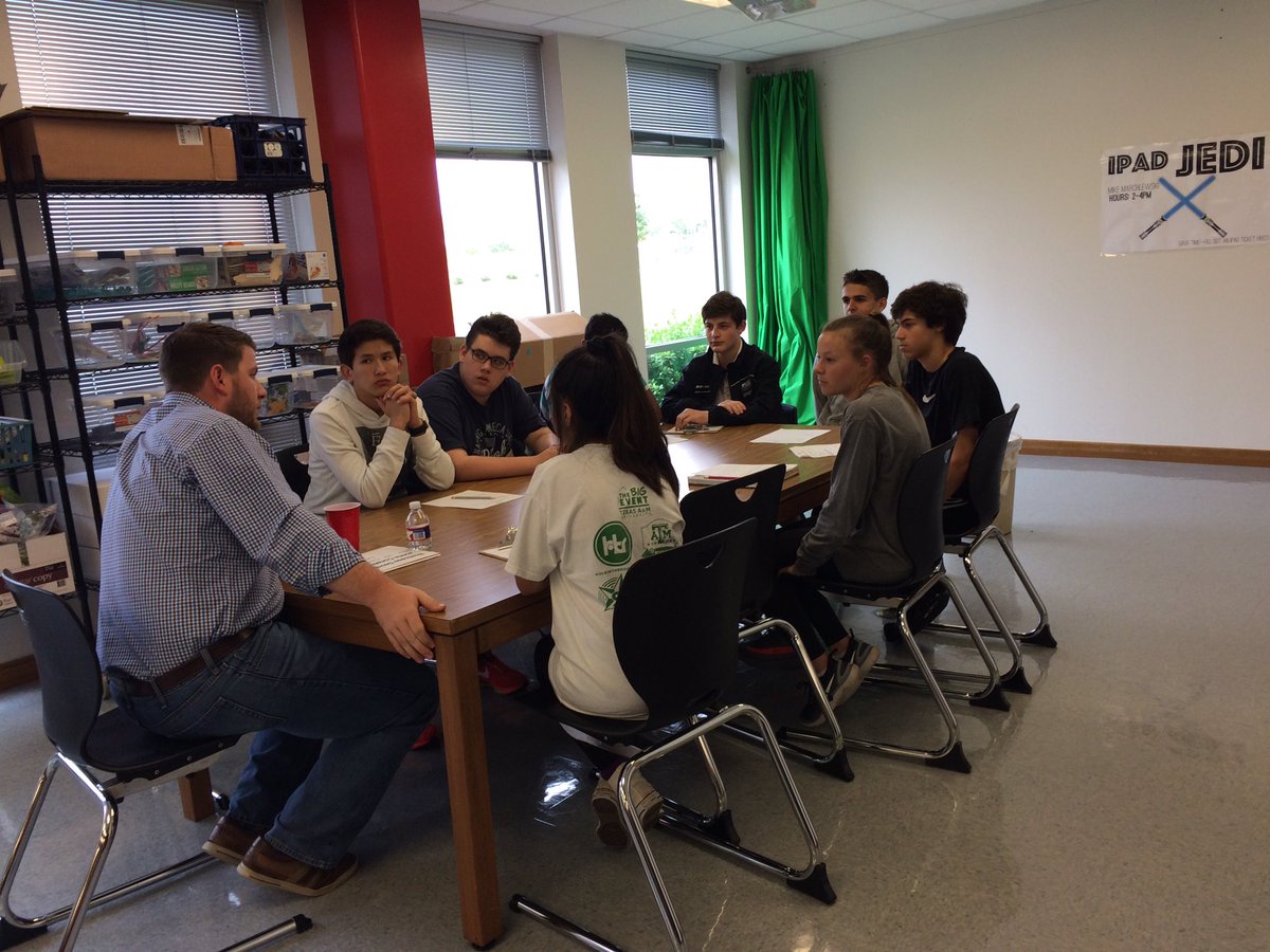 hearnh08's tweet photo. 8th grade engaging in Career Fair @LamarMS https://t.co/3Y21JFGzid