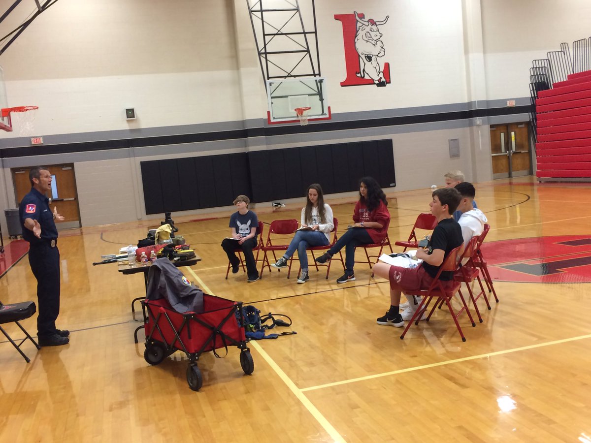 hearnh08's tweet photo. 8th grade engaging in Career Fair @LamarMS https://t.co/3Y21JFGzid