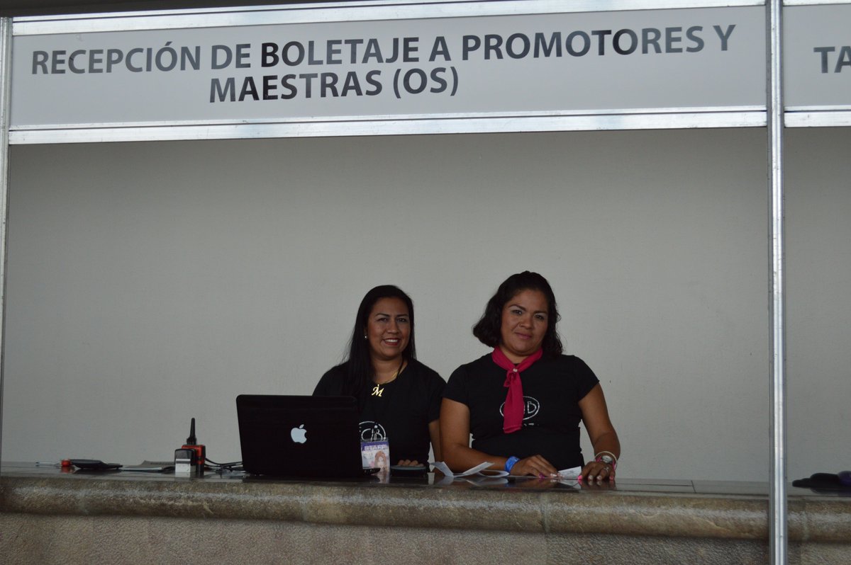 ECIBVeracruz's tweet photo. ¡Ya estamos listos con renovada #ActitudDeEstilista en nuestro día 2 de #ECIB2017! https://t.co/ElPcwcgSql