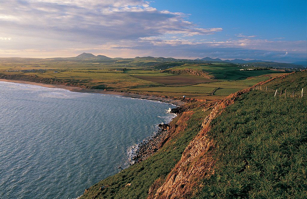25 ‘hidden gems’ along our coastline have gained a #GreenCoastAward. Check them out: tinyurl.com/ls7pzfd #WalesCoastAwards