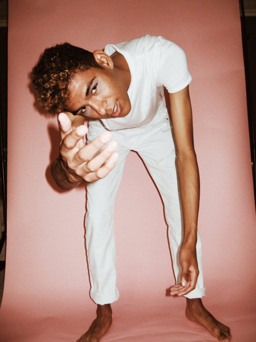 adumbvctr's tweet photo. Happy #frantasticmonday the photos of me were taken by Siena,,, Siena was photographed by me :^)
Still so glad I got to meet @connorfranta ✨ https://t.co/A4tyqmqMnB