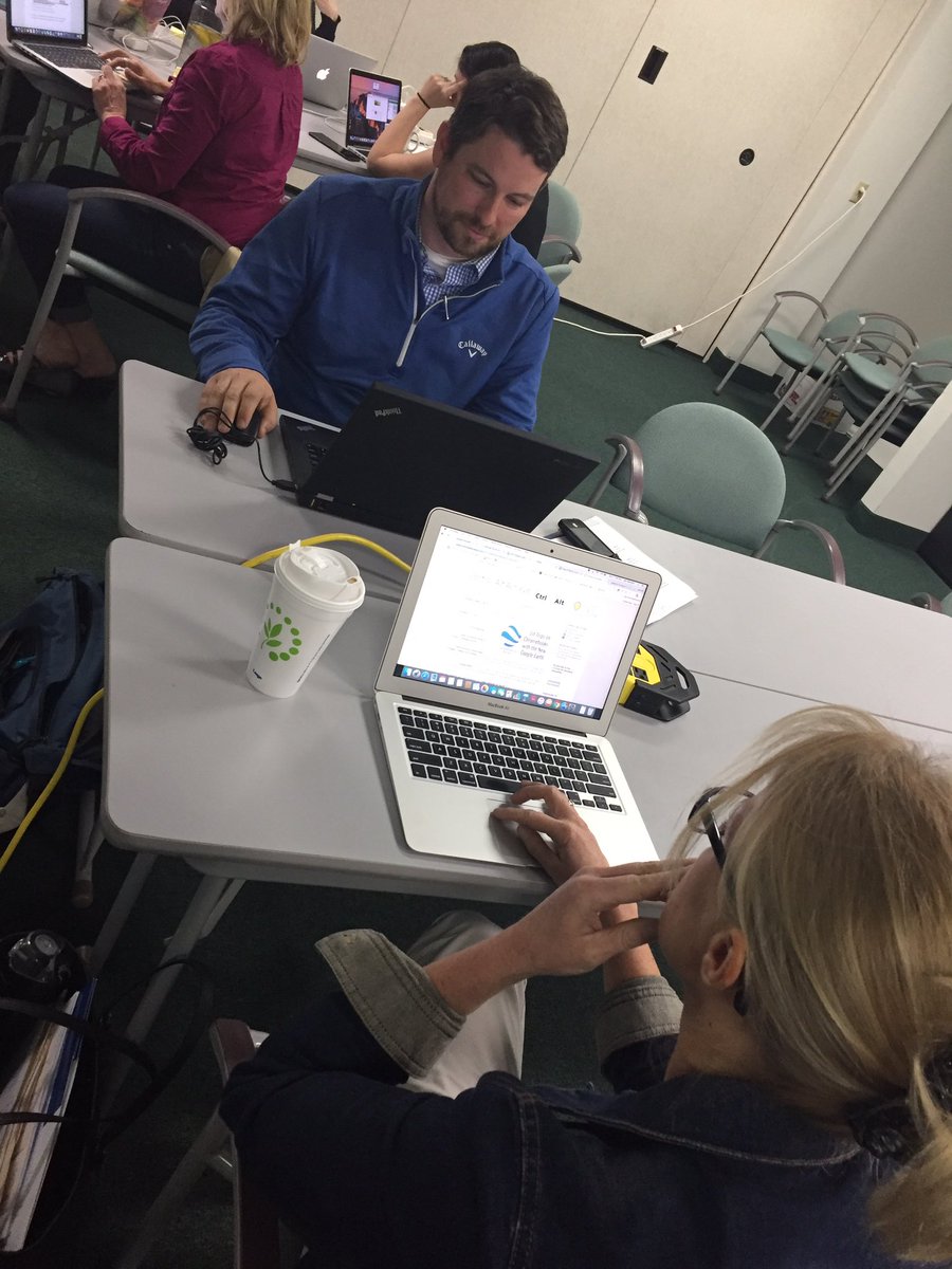 sarahkyriazis's tweet photo. 5 minute challenges! This group's favorite part of Bootcamp!! @avcollaborative @CESCasey #avcgoogle #edtechma https://t.co/MnBMkM0NQW