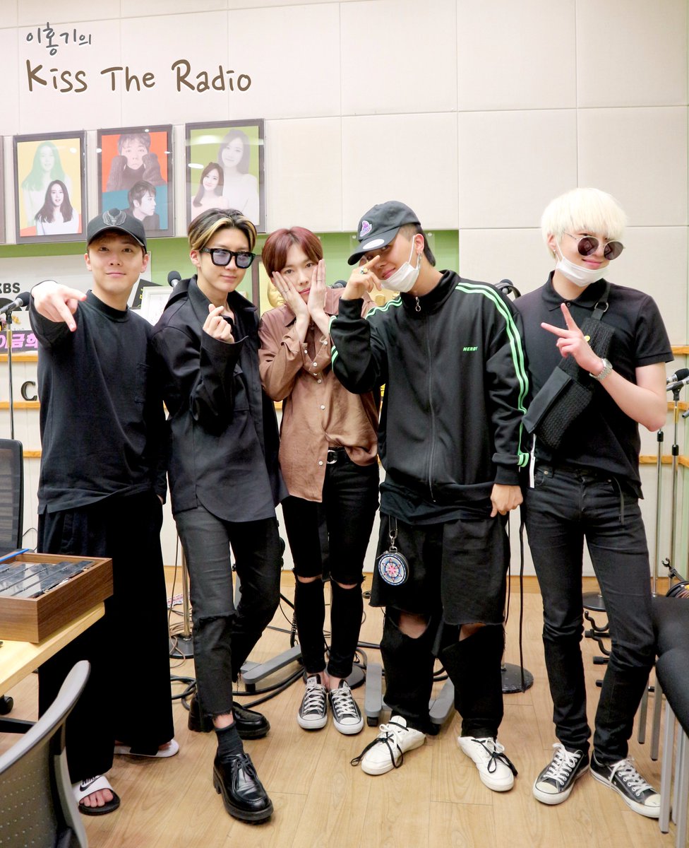 KBSHONGKIRA's tweet photo. 오늘도 레전드를 찍고 가신 #위너
두번째 방문에도 열일하고 갔구나
#위너 #홍키라 가 사랑.. 그거 하는 거 같아요💕 https://t.co/ykck2yoQUO