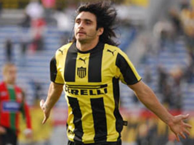 martucho45's tweet image. Increíble como Carlos Eber Bueno "Charly Good" no se está retirando en Peñarol!