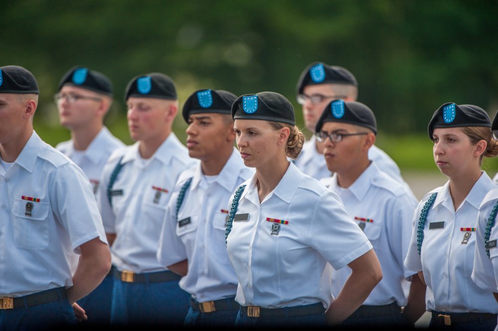 GoArmy's tweet photo. Last week, the @USArmy graduated its first gender-integrated Infantry One Station Unit Training. 

https://t.co/hMotTs7w1B

#WomenInTheArmy https://t.co/WK0uKGsR0B