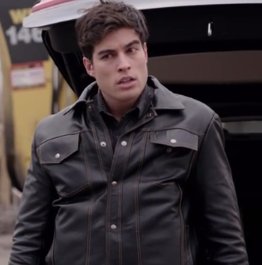 GabyAleFran91's tweet photo. @DaniloCarrera Nuestro #DaniloCabrera Noo está muerto #QuéNo 😍💗💓✨ Nos vemos en la 2da de #LaDobleVida #TeamDanilo ❤ https://t.co/DmAJs3Fbw3
