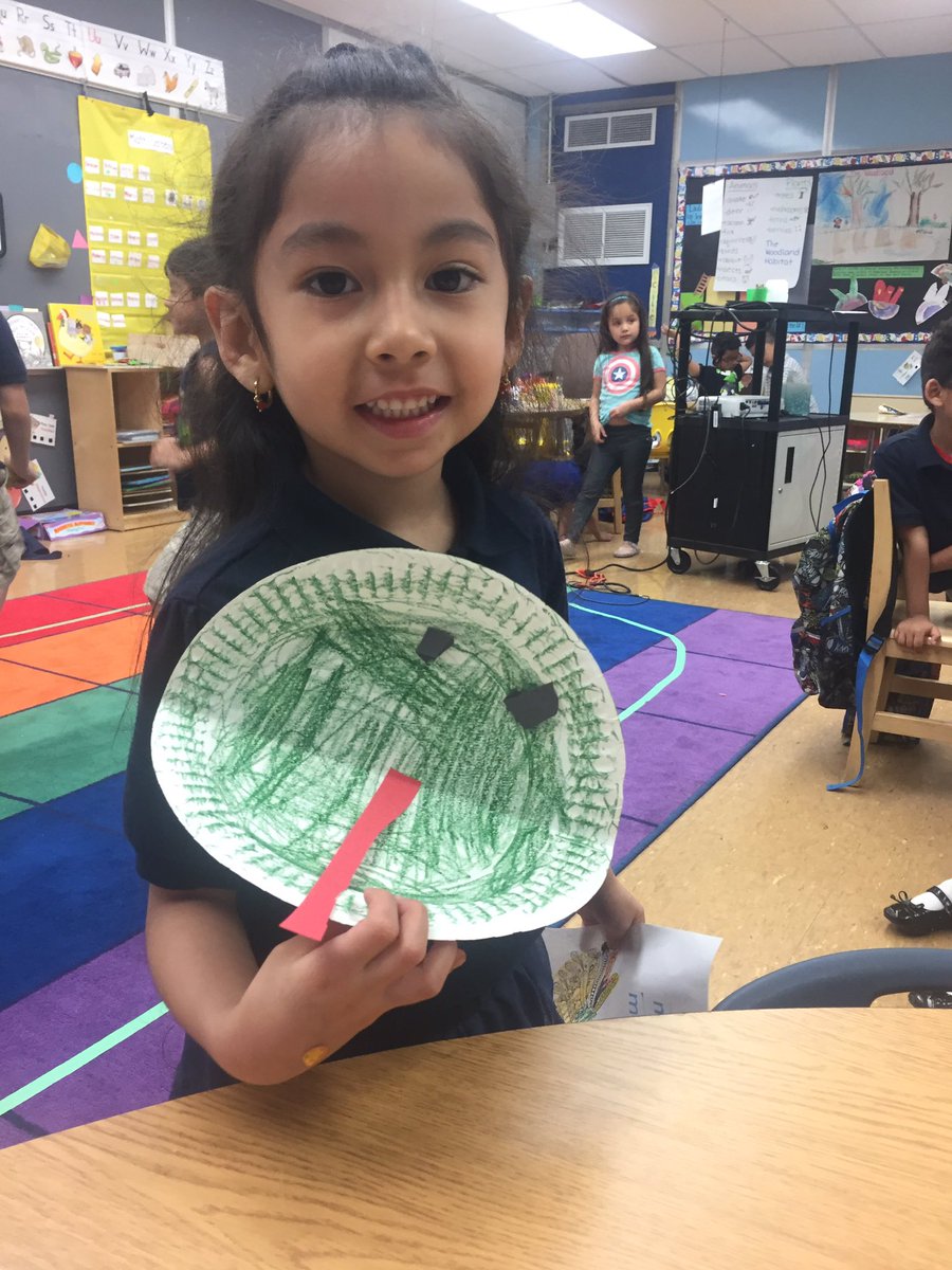 MsLibsPreK's tweet photo. Creating plants &amp; animals in the art center from different habitats. Here's a frog from the pond habitat 🐸 #PreK #ECE #lakeland #art https://t.co/DtyqACmW98