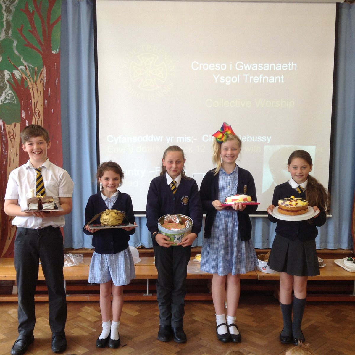 trefnantysgol's tweet photo. The top 5 bakers from our #HPCakeOff are....raise your wands and clatter your cauldrons for Will, Orla, Elin, Jazz and Lily! https://t.co/YEcfZGAyy3