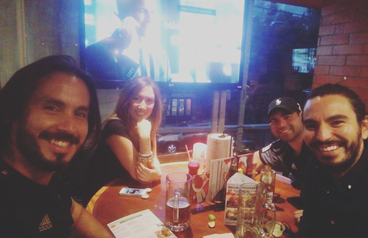 Tarde de #futbol con mis queridos <a href="/SoyAlexCampos/">Alex Campos</a> <a href="/JimmyCanto/">Jimmy Canto</a> <a href="/JimmyElTrip/">Jimmy El Trip</a> <a href="/danielapedali/">DANIELA PEDALI OFFICIAL</a> en <a href="/HootersdeMexico/">@hootersdemexico</a> #chelas