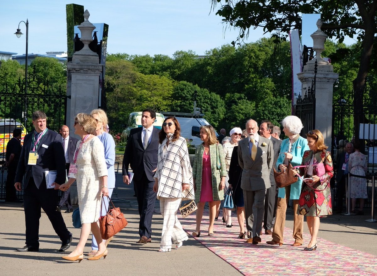 The Royal Family tweet media