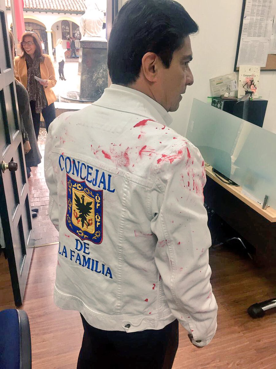 HoracioJSerpa's tweet photo. Rechazamos agresión que sufrió concejal @7MarcoFidelR y escoltas. Diversidad de opinión no puede, de ninguna manera, incitar a la violencia. https://t.co/rkcrytswTC