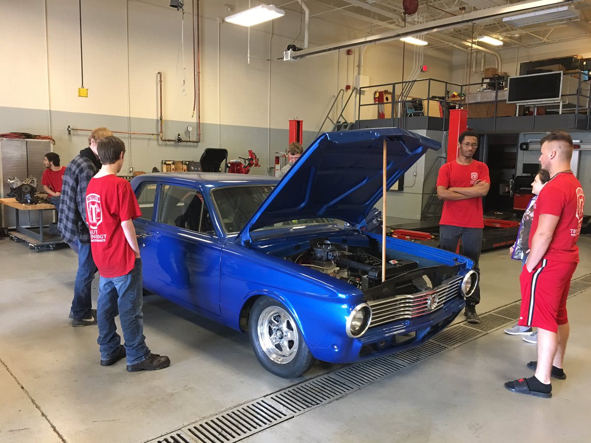 Mrs_AKNance's tweet photo. Engines and motors in Auto Tech. #visitcctc https://t.co/iQB5P2LkLJ